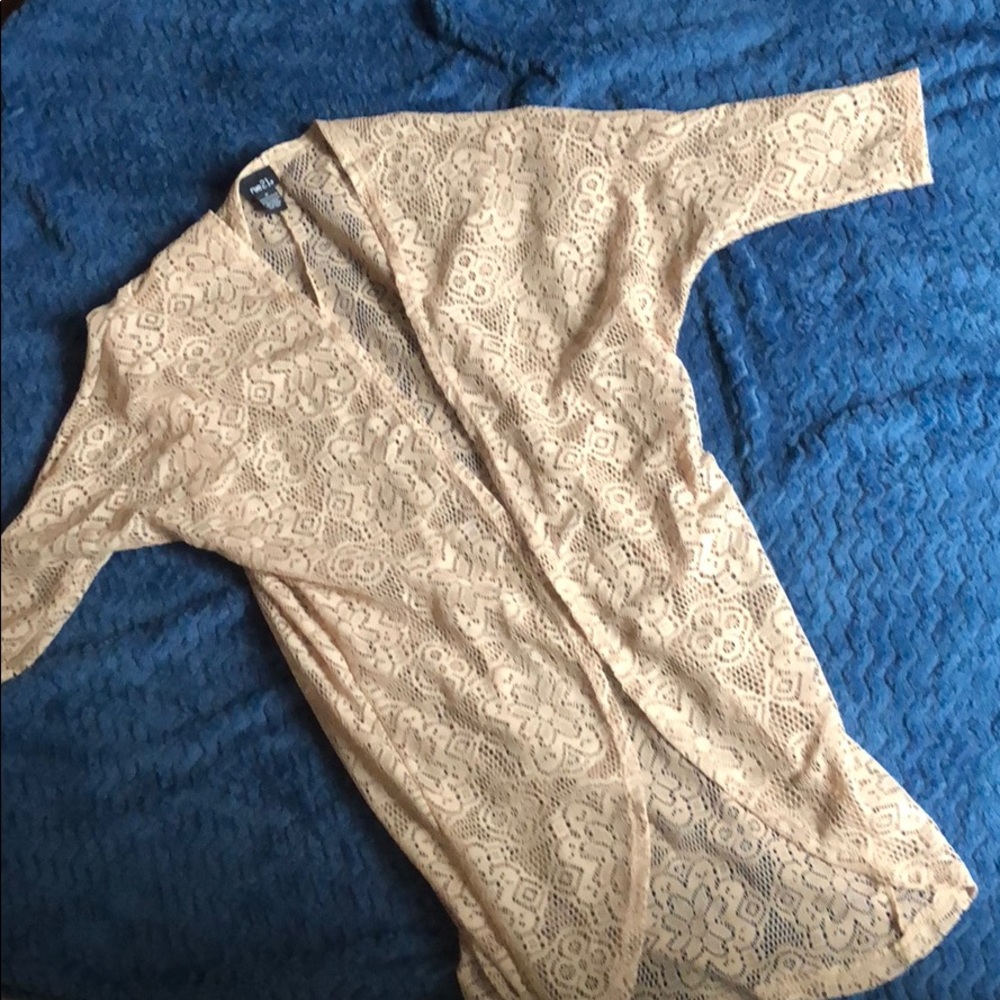 Brand New size M shaw